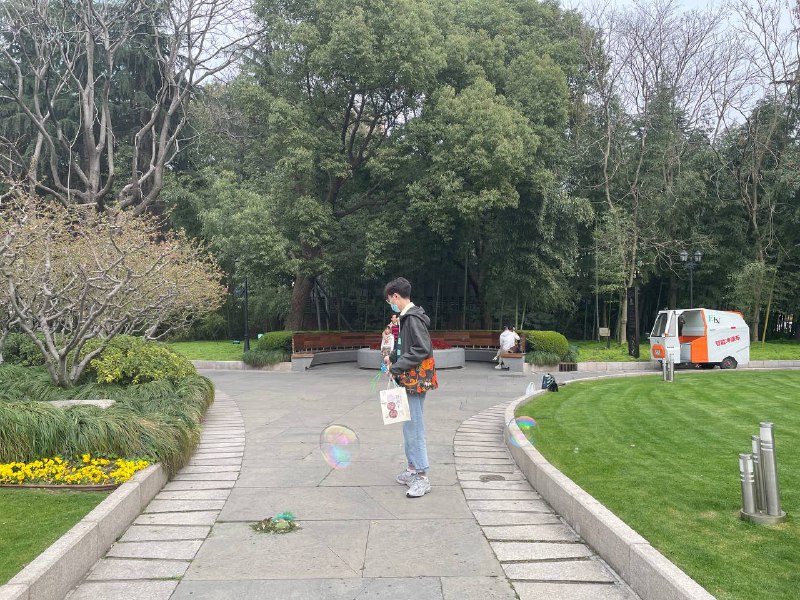 分享几张周末出去玩和学校的照片分享几张周末出去玩和学校的照片